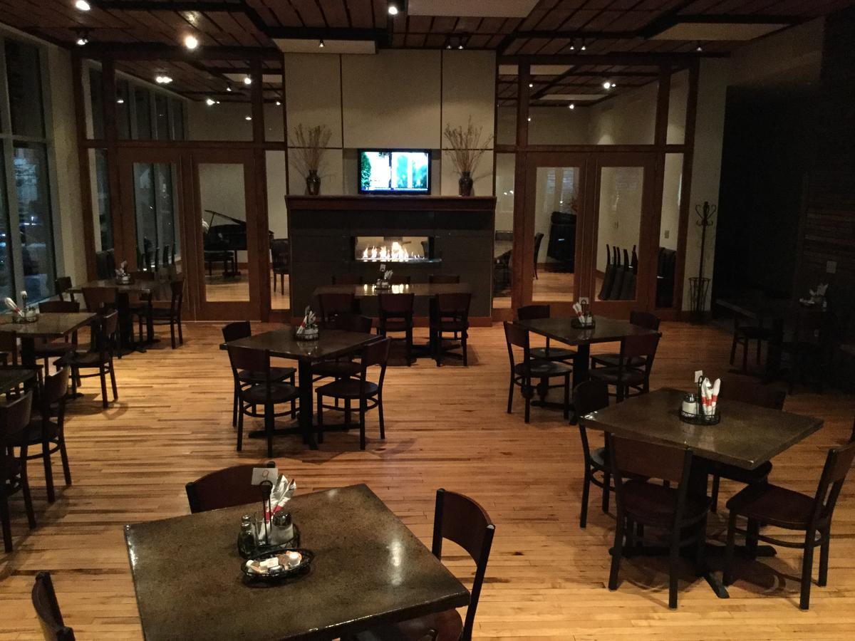 Watercrest Hotel And Conference Center Howard ภายนอก รูปภาพ