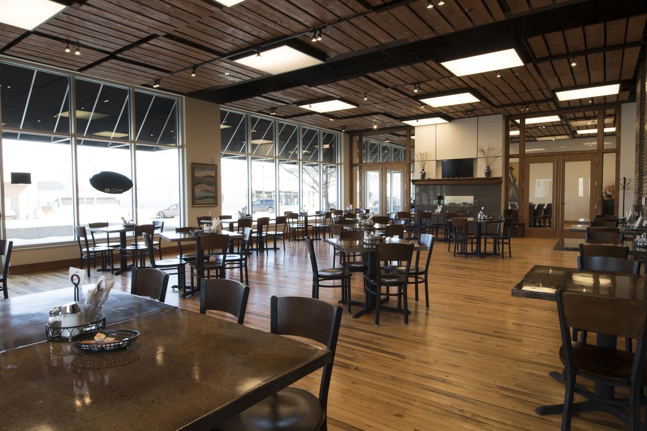 Watercrest Hotel And Conference Center Howard ภายนอก รูปภาพ