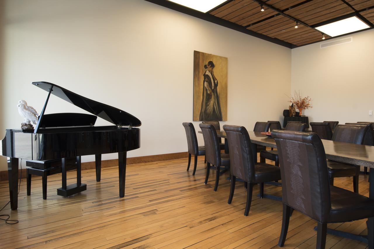Watercrest Hotel And Conference Center Howard ภายนอก รูปภาพ